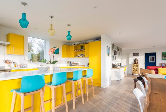 OPen plan kitchen dining area