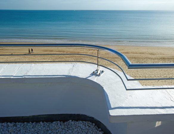 balustrade on art deco building on rooftop terrace