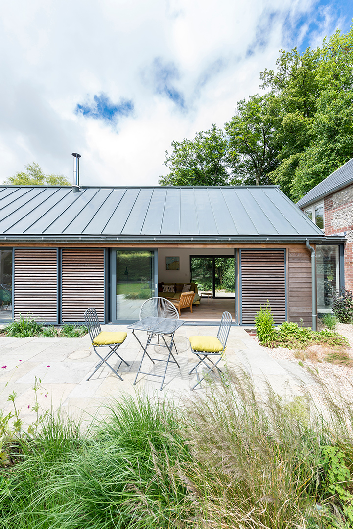 side view of extension with timber cladding and sliding doors