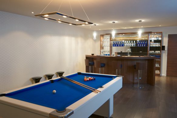 bar room with pool table